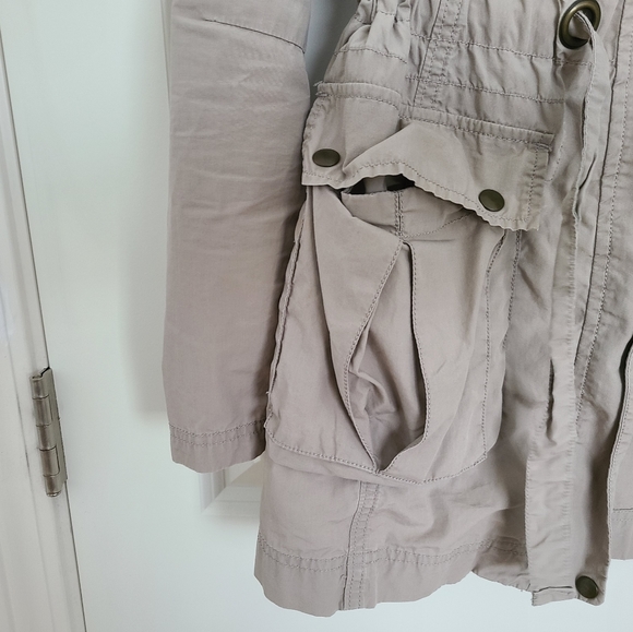 Banana Republic Zippered Jacket - Picture 6 of 8